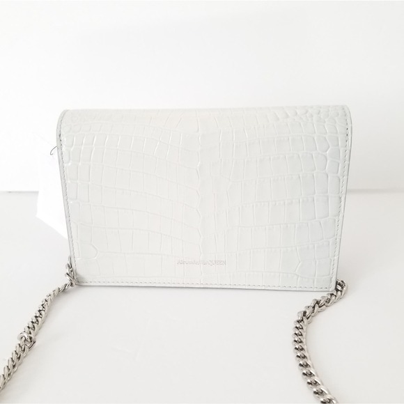 Alexander McQueen Skull Croc-Embossed Leather Chain Crossbody Light Gray - Picture 6 of 12